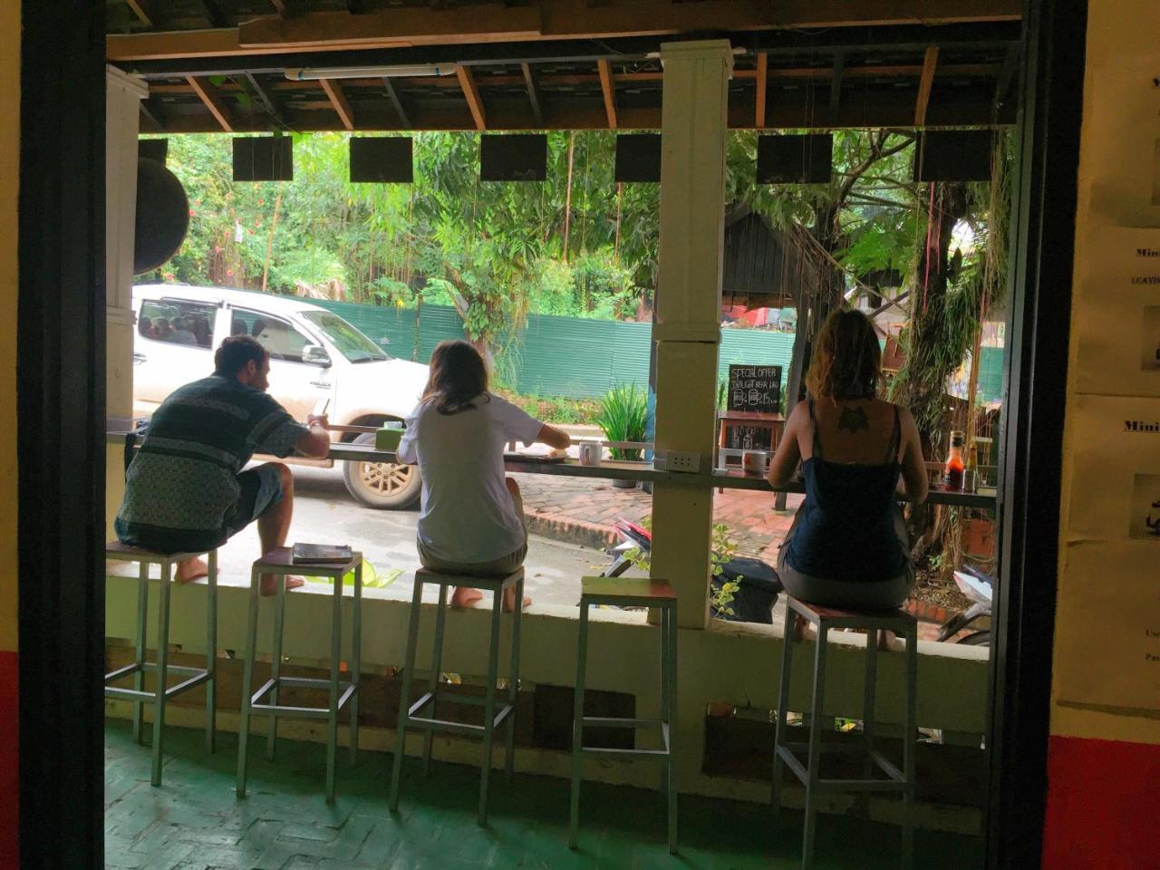 Y Not Laos Hostel Luang Prabang Exterior photo